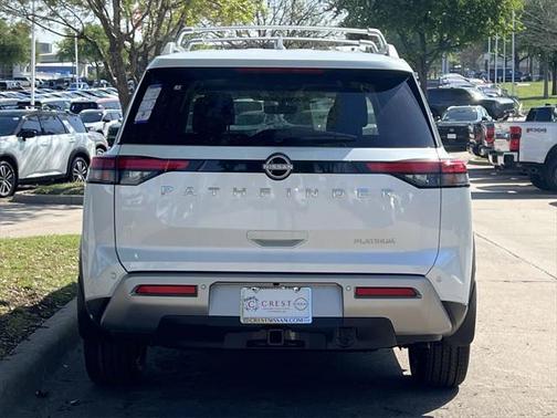 2025 Nissan Pathfinder Platinum FWD