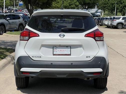 2020 Nissan Kicks SR