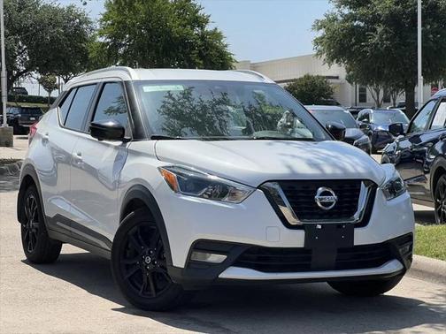 2020 Nissan Kicks SR