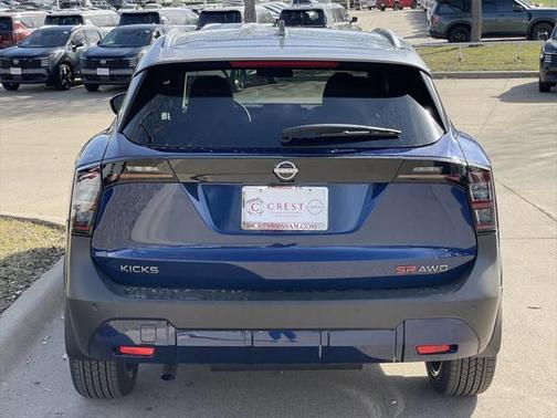 2025 Nissan Kicks SR