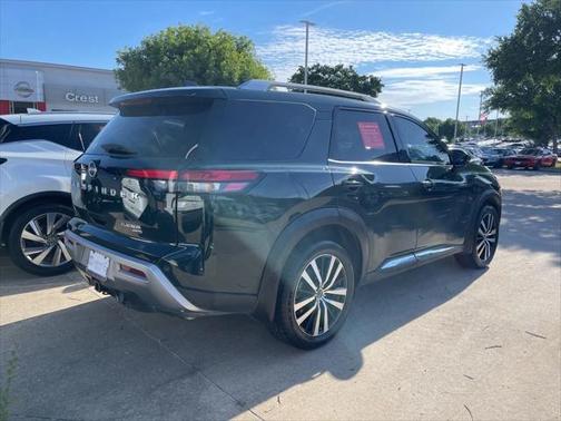 2023 Nissan Pathfinder Platinum 4WD