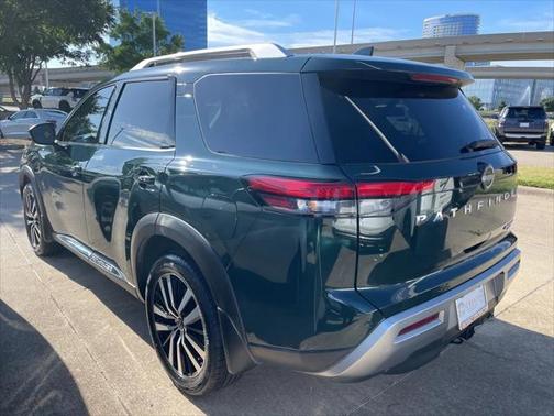 2023 Nissan Pathfinder Platinum 4WD