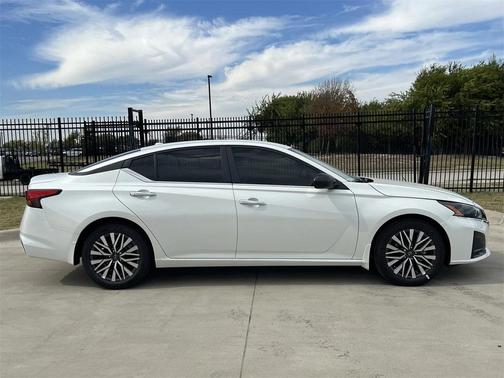 2025 Nissan Altima SV FWD