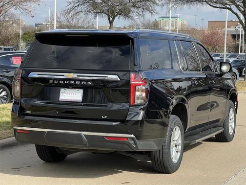 2024 Chevrolet Suburban LT