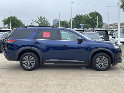 2025 Nissan Pathfinder SV FWD