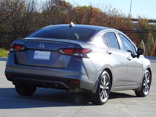 Photo 4 of 26 of 2020 Nissan Versa 1.6 SV