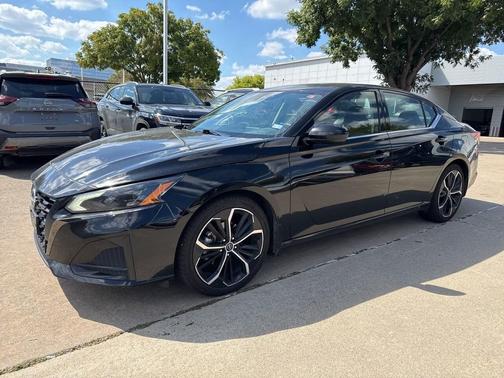 2023 Nissan Altima SR FWD
