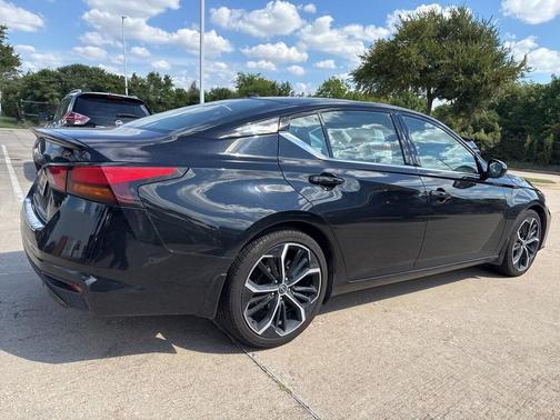 2023 Nissan Altima SR FWD