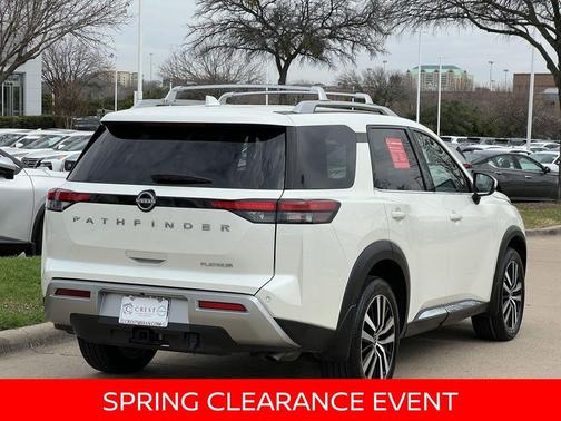 2024 Nissan Pathfinder Platinum FWD