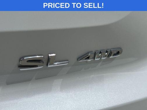 Everest White Pearl Tricoat 2025 Nissan Pathfinder SL 4WD