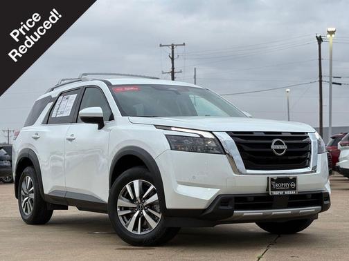 Everest White Pearl Tricoat 2025 Nissan Pathfinder SL 4WD