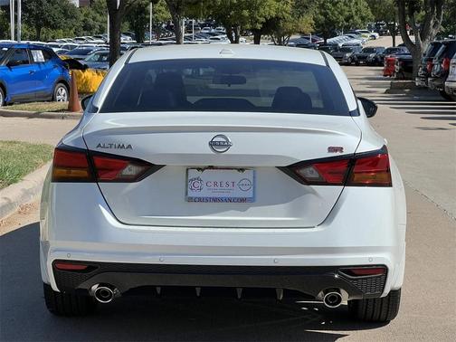 2025 Nissan Altima SR FWD