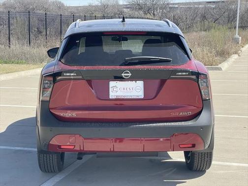 2025 Nissan Kicks SR