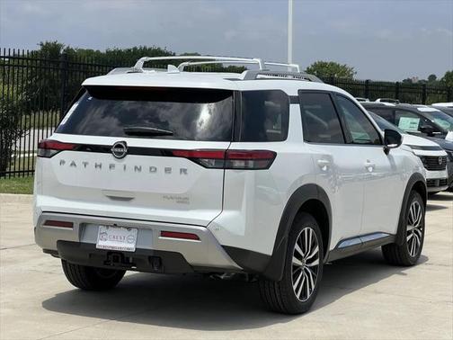 2025 Nissan Pathfinder Platinum 4WD