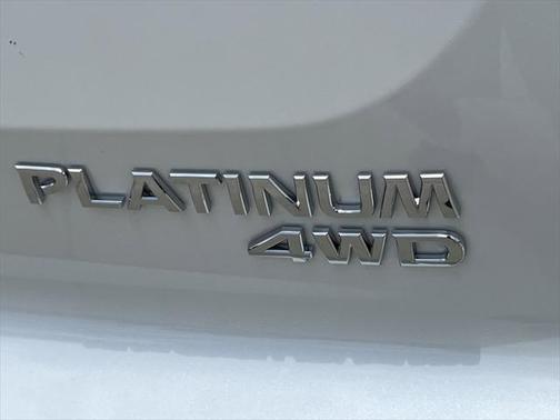 2025 Nissan Pathfinder Platinum 4WD