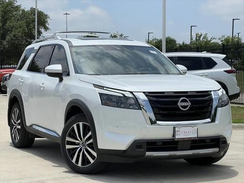 2025 Nissan Pathfinder Platinum 4WD