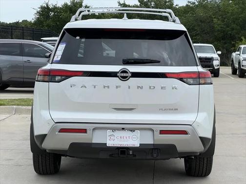2025 Nissan Pathfinder Platinum FWD