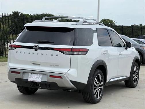 2025 Nissan Pathfinder Platinum FWD
