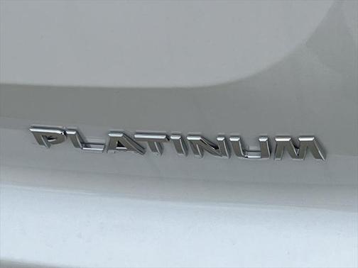 2025 Nissan Pathfinder Platinum FWD