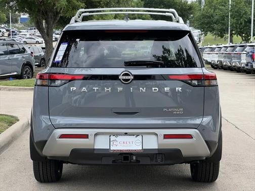 2025 Nissan Pathfinder Platinum 4WD