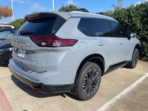 2025 Nissan Rogue Platinum