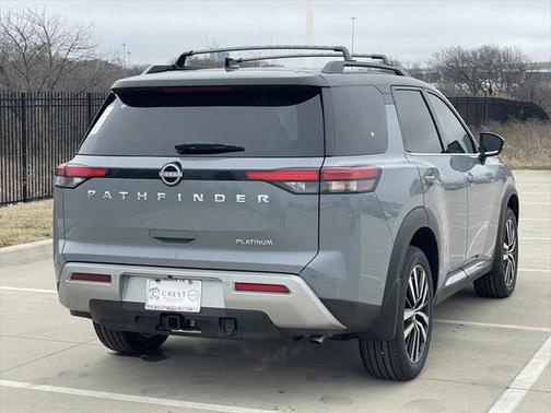 2025 Nissan Pathfinder Platinum FWD