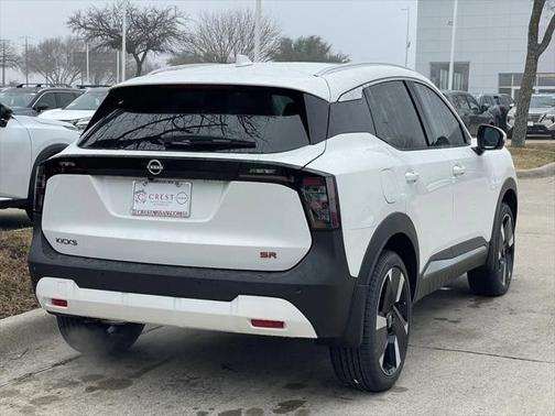 2025 Nissan Kicks SR