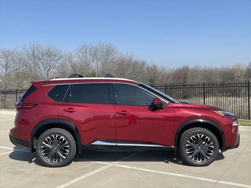 2025 Nissan Rogue Platinum