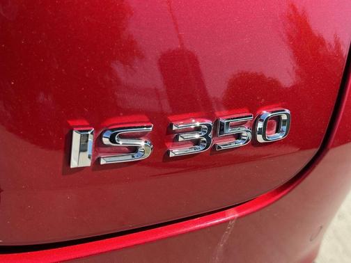 Infrared 2022 Lexus IS 350 Base