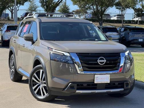 2025 Nissan Pathfinder Platinum FWD