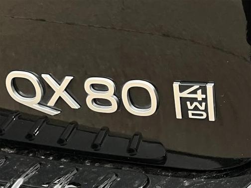 2025 INFINITI QX80 SENSORY AWD