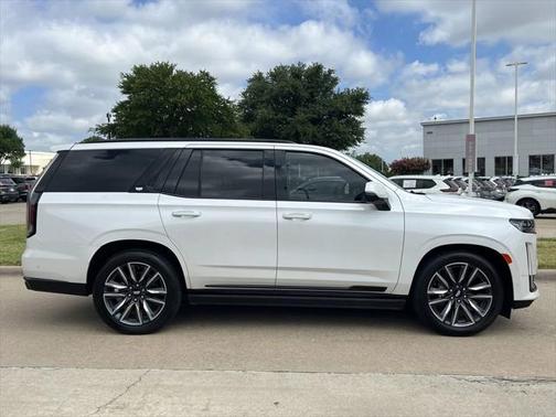 2022 Cadillac Escalade Sport