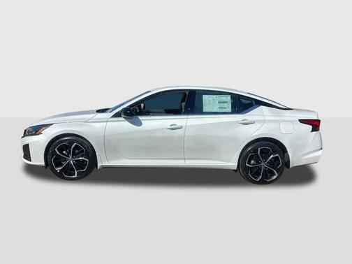 2025 Nissan Altima SR AWD