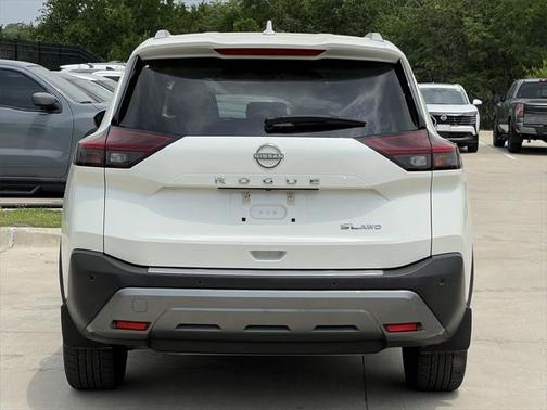 2022 Nissan Rogue SL