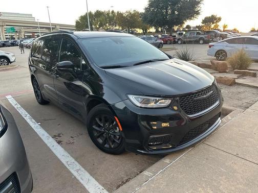 2021 Chrysler Pacifica Touring