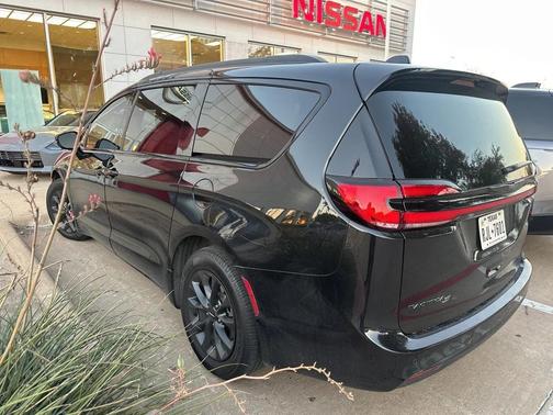 2021 Chrysler Pacifica Touring