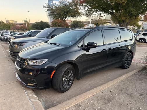 2021 Chrysler Pacifica Touring