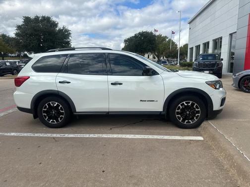 2020 Nissan Pathfinder SL 4WD