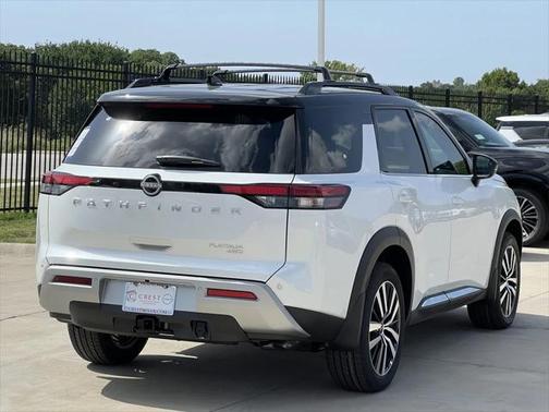 2025 Nissan Pathfinder Platinum 4WD