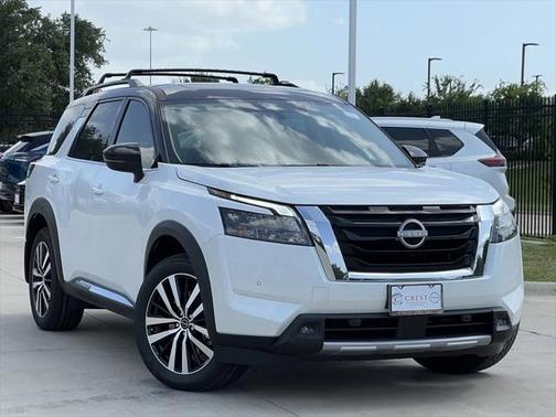 2025 Nissan Pathfinder Platinum 4WD