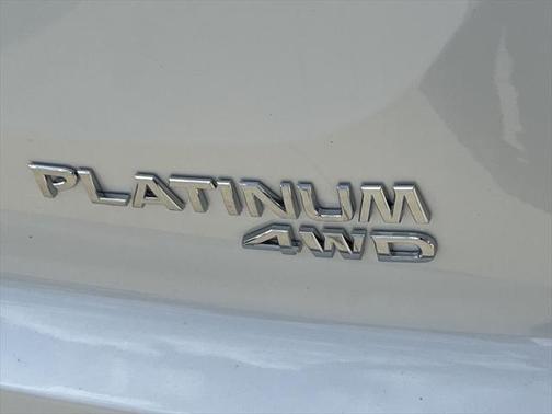 2025 Nissan Pathfinder Platinum 4WD