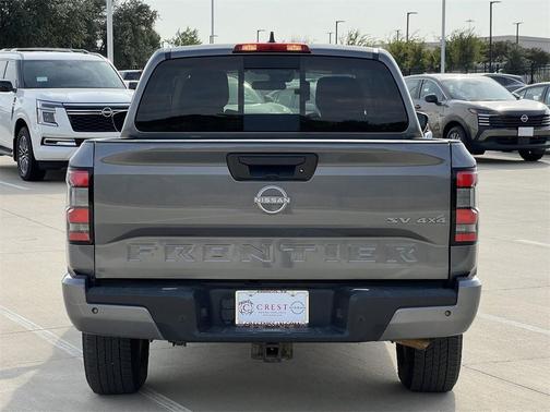 2024 Nissan Frontier SV