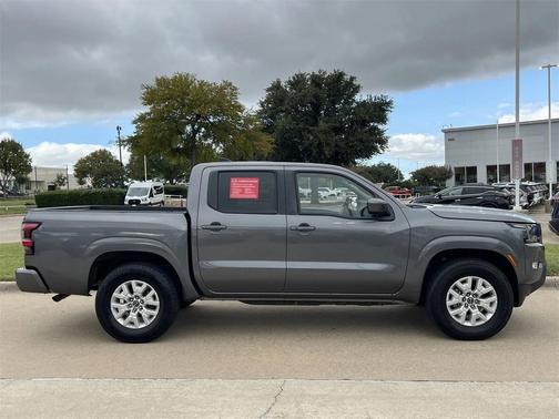 2024 Nissan Frontier SV