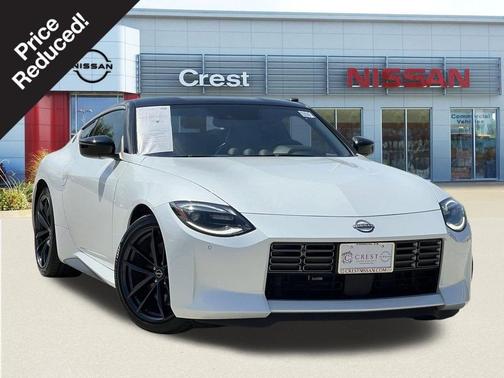 Everest White Pearl Tricoat/Super Black 2024 Nissan Z Performance Auto