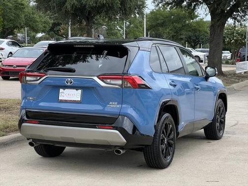 2022 Toyota RAV4 Hybrid SE