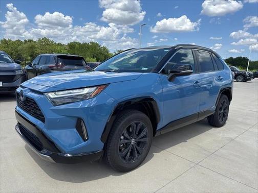 2022 Toyota RAV4 Hybrid SE