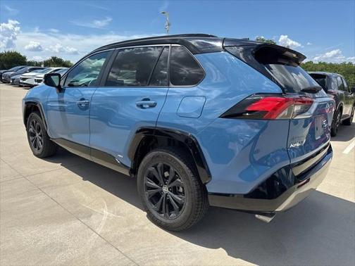 2022 Toyota RAV4 Hybrid SE