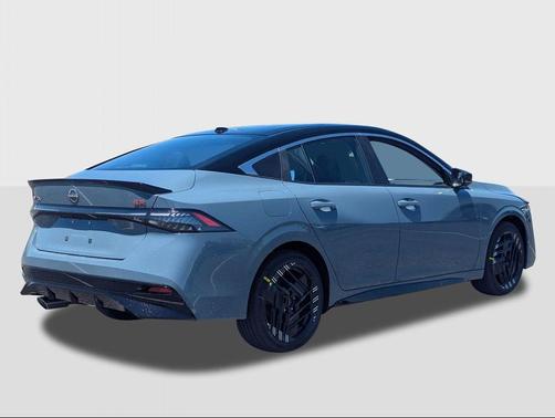 Atlantic Gray Metallic/Super Black 2026 Nissan Sentra SR