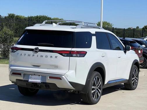 2025 Nissan Pathfinder Platinum 4WD