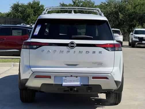 2025 Nissan Pathfinder Platinum 4WD